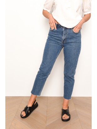 Mėlyni džinsai moterims, drabužiai internetu